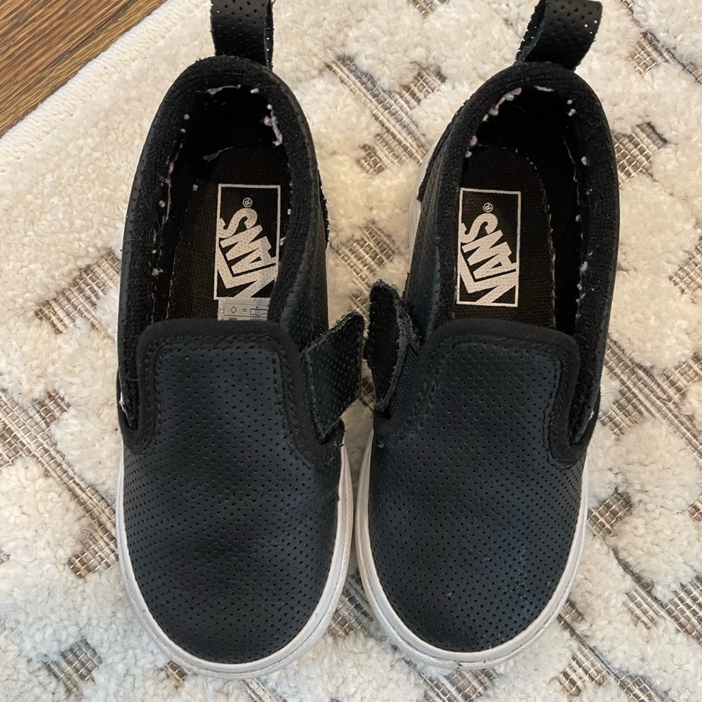 Toddler Black slip-on Vans | size 8.5